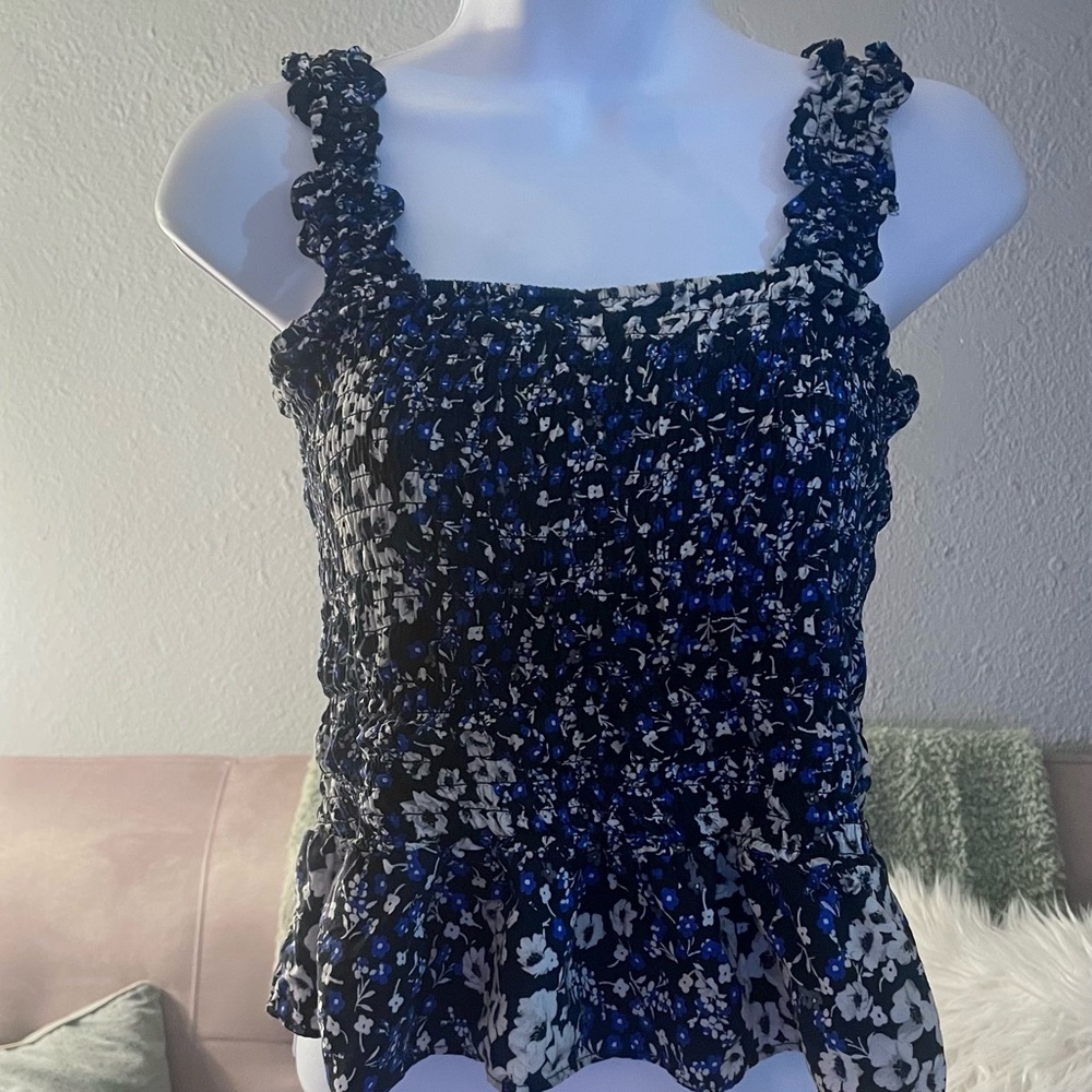 Q+A LOS ANGELES Floral Smocked Blouse